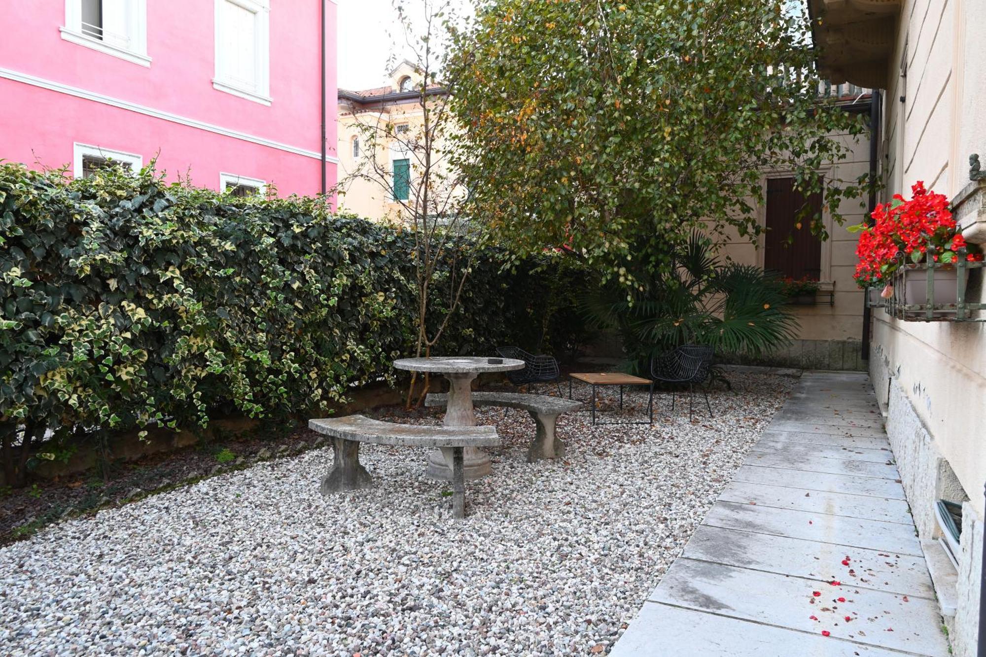 Pensión Dimora Montecchi 3*